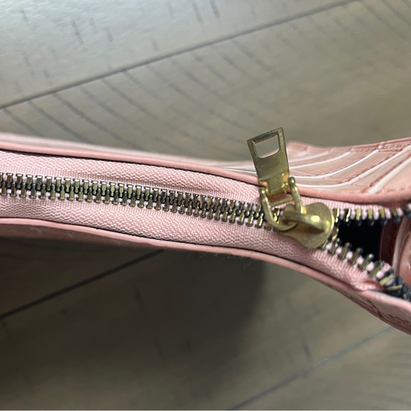 Purse, pink(peach) unbranded. 9.5”x6”x2” D. Open interior. No flaws. Strap 17” - Picture 11 of 15